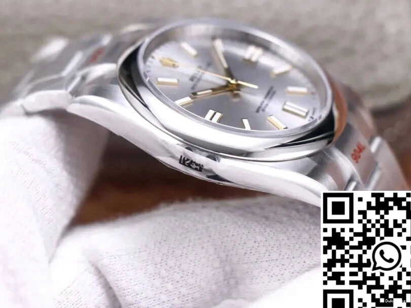 Perpetual Rolex M124300-0001 Oyster Silver Factory Dial 41MM EW 0223